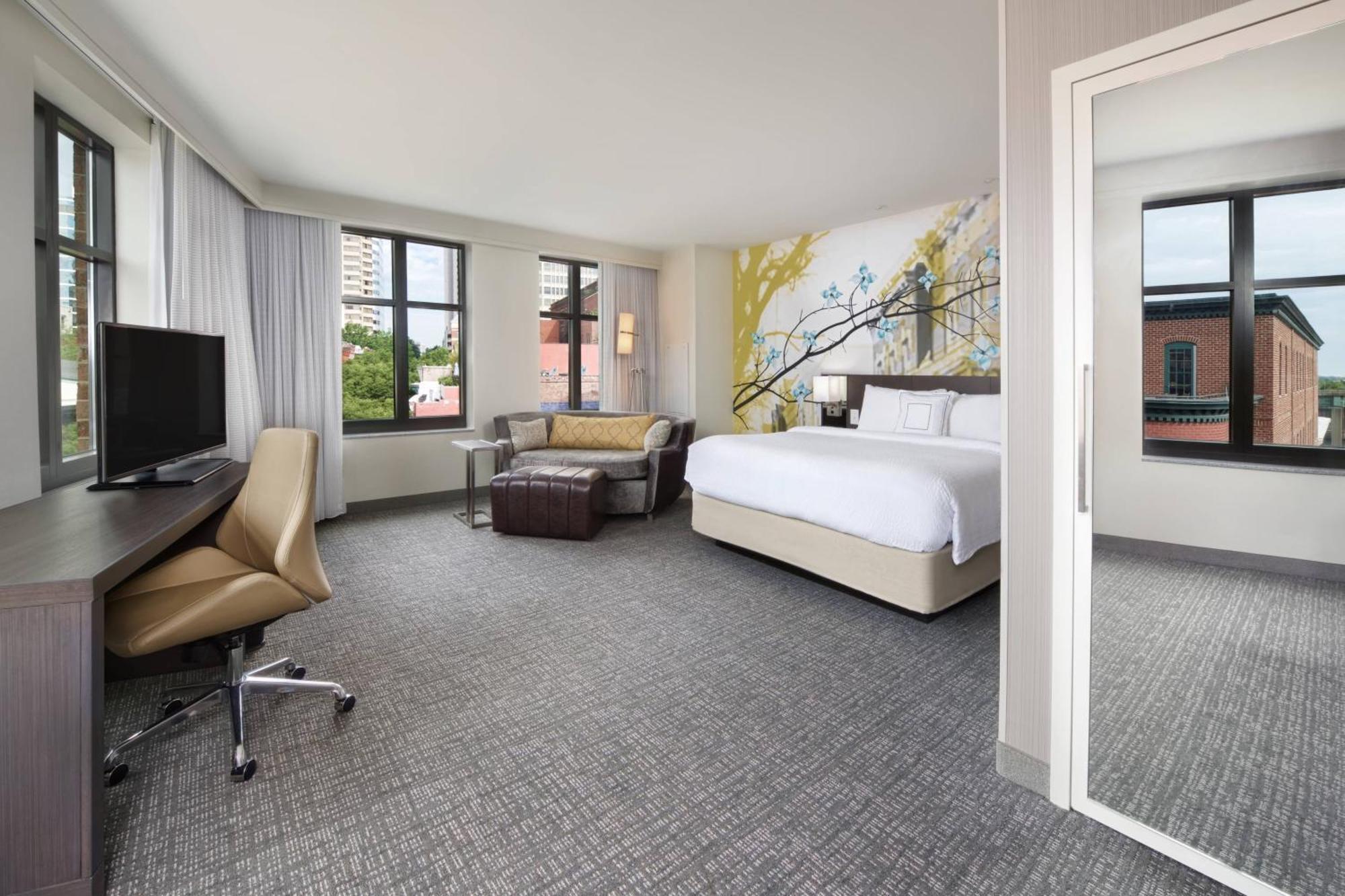 Courtyard By Marriott Richmond Downtown Hotell Exteriör bild